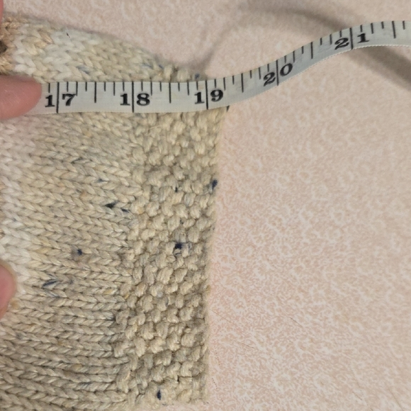 Norther Isles Hand Knitted Cozy Holiday Cardigan with Village Scene Sz M - Picture 15 of 15